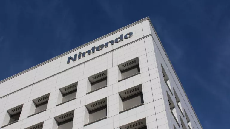 Les pompiers se précipitent dans les bureaux de Nintendo pour un petit incendie ; aucun blessé.