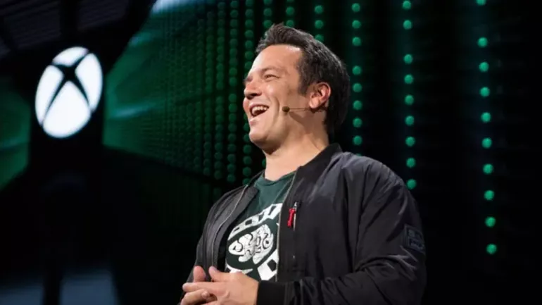 Phil Spencer talks about how many hours he spends per week playing video games and what title he's currently playing.
